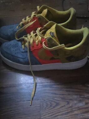 Nike Multicolor Low-Top Sneakers - Yellow, Blue, Orange